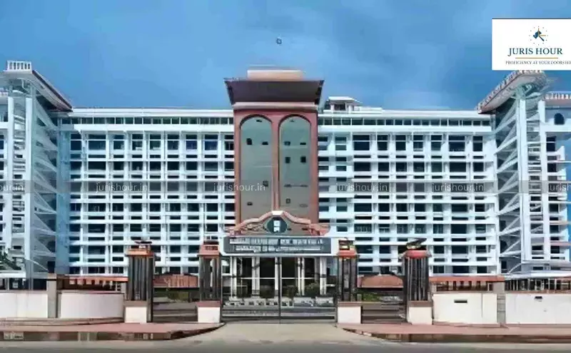 Woman Alleges Gold Confiscated By Customs Without Furnishing Documents; Kerala HC Allows Instalment Relief Woman Alleges Gold Confiscated By Customs Without Furnishing Documents; Kerala HC Allows Instalment Relief