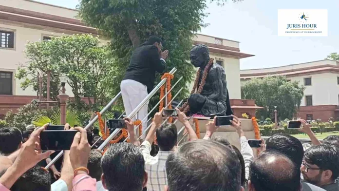 New CJI Justice B. R. Gavai Pays Floral Tributes At The Statues Of Mahatma Gandhi And Balasaheb Ambedkar