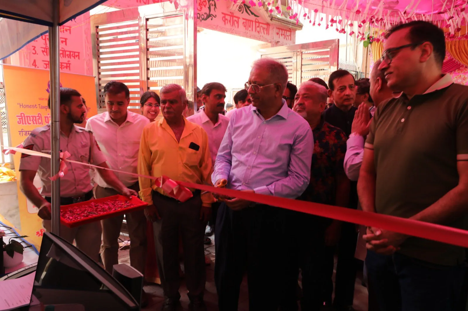 Rajesh Sodhi, Principal Chief Commissioner, CGST and Principal Commissioner, CGST Delhi North inaugurating the registration kiosks