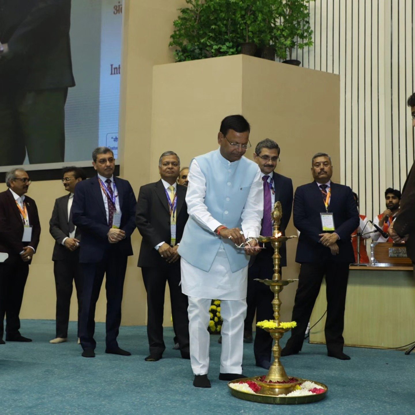 Minister of State for Finance, Pankaj Chaudhary, gracing the occasion as the Chief Guest and lighting the lamp