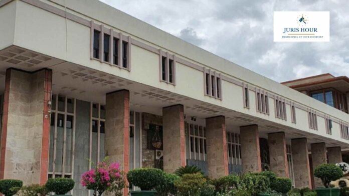 IBC Moratorium Can’t Stall Cheque Bounce Prosecution Under NI Act: Delhi High Court IBC Moratorium Can’t Stall Cheque Bounce Prosecution Under NI Act: Delhi High Court
